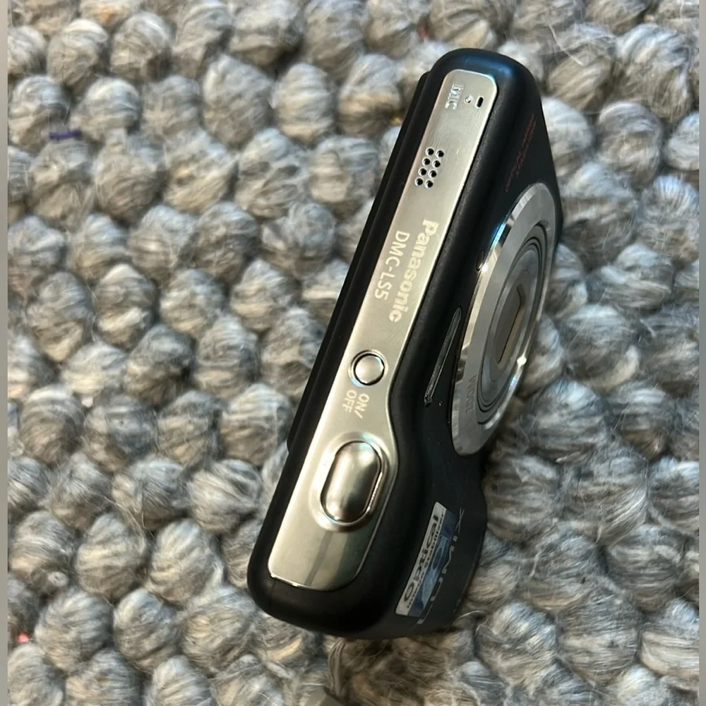 Panasonic Lumix DMC-LS5 Digital Camera